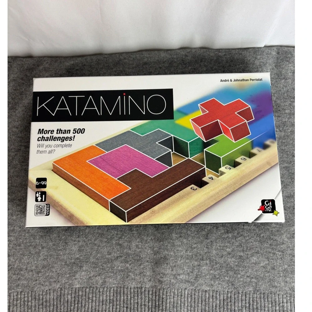 Gigamic Katamino Classic Wooden Board Game Logic Puzzle 500 Challenges GZKC-EN